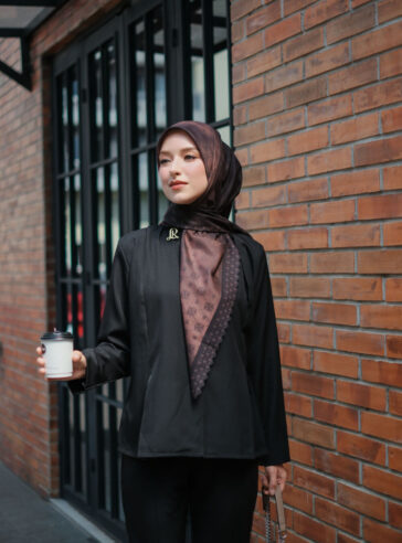 Femme Raiz - Pitch Black & Garnet Maroon